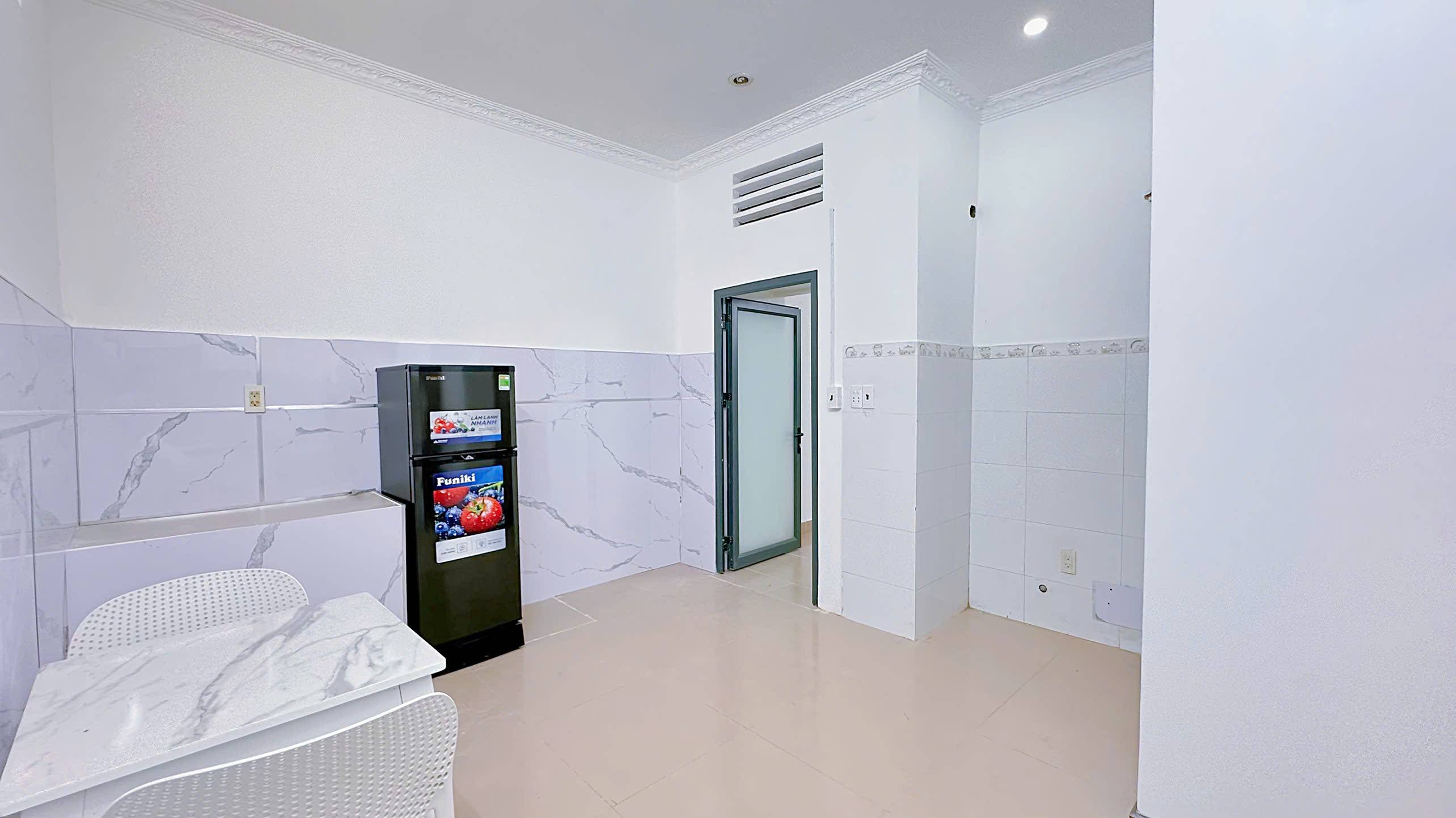 25/3 Cửu Long - ngay sân bay x công viên Hoàng Văn Thụ.