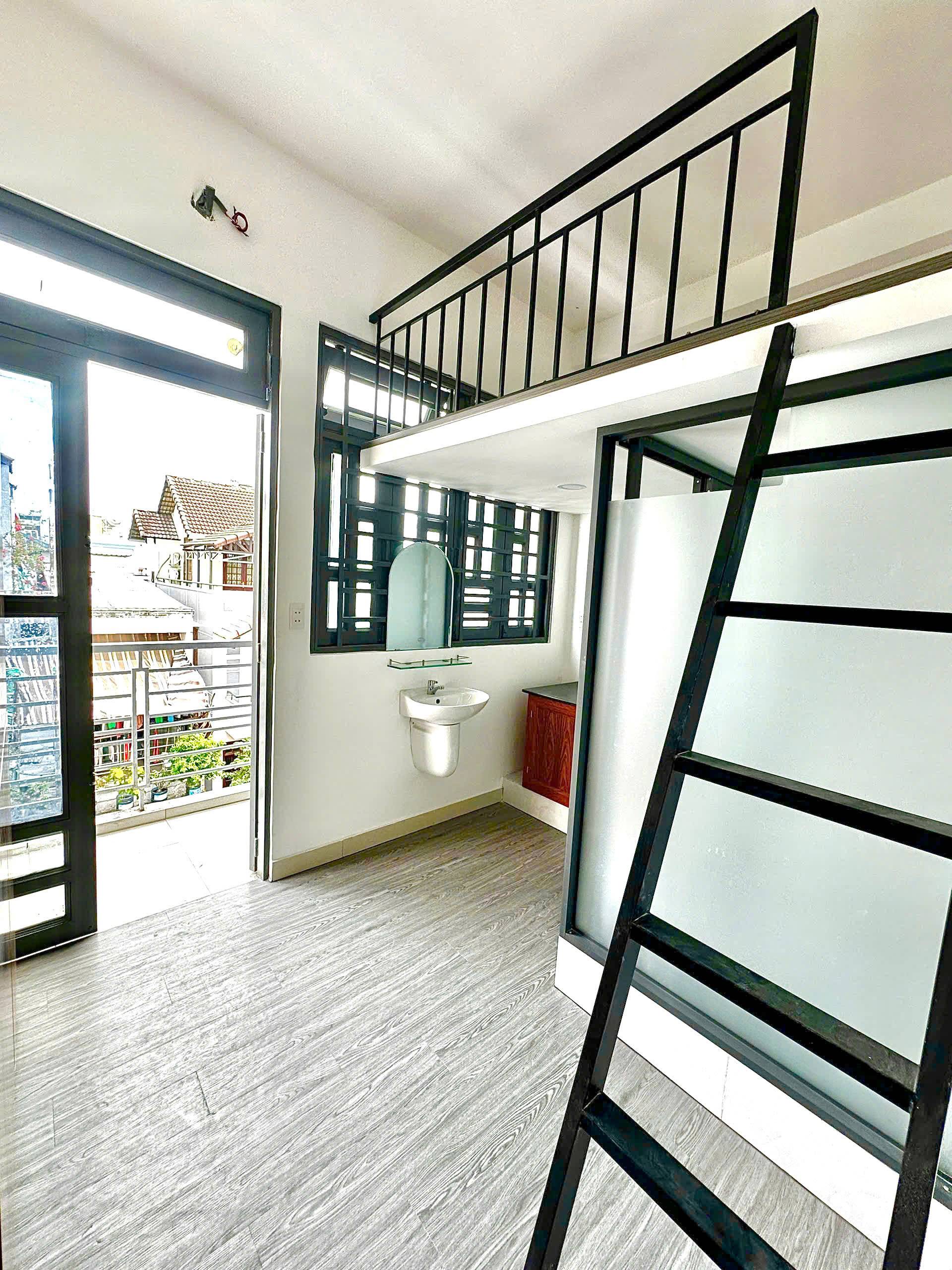 122/27/42A Tôn Đản. P10. Q4