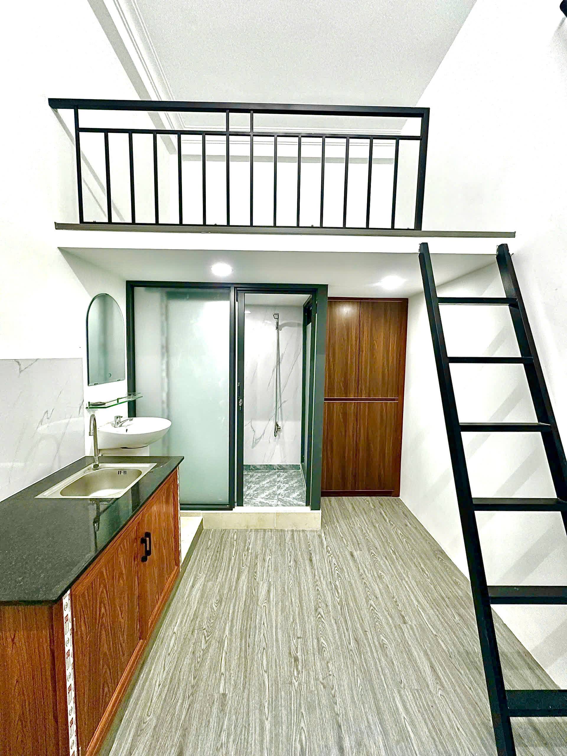 122/27/42A Tôn Đản. P10. Q4