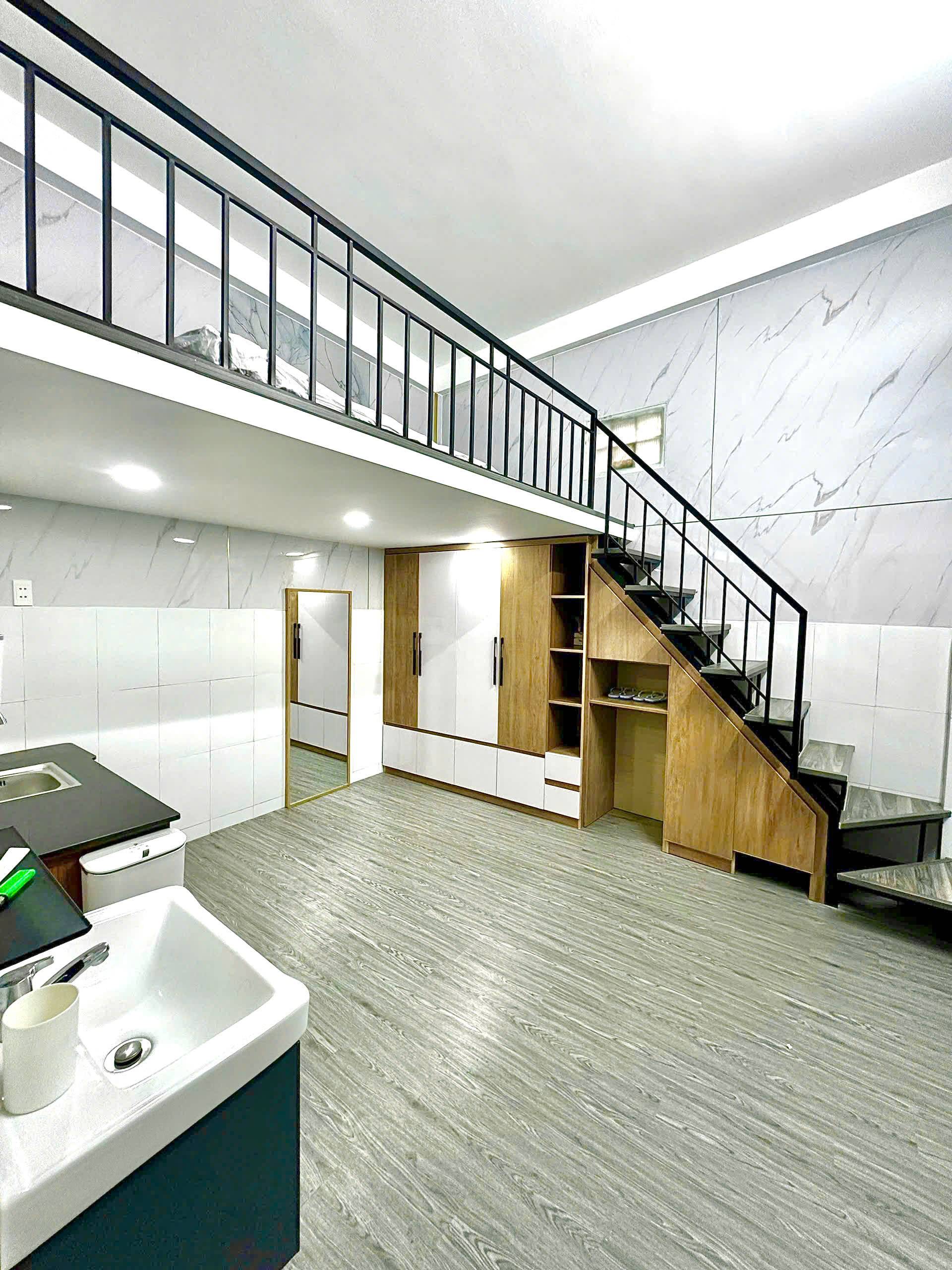 122/27/42A Tôn Đản. P10. Q4