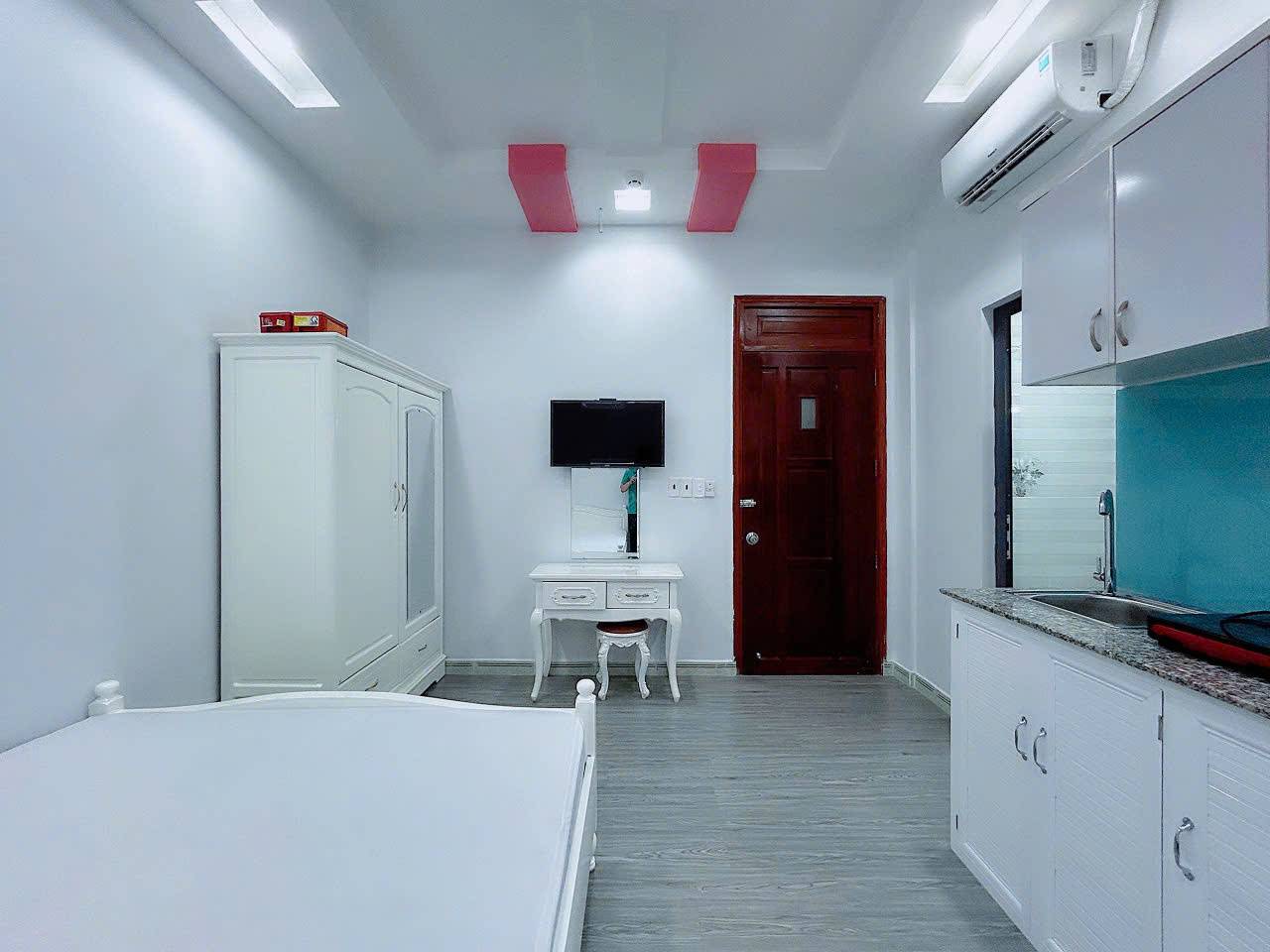 Cho thuê phòng 49 Hồ Hảo Hớn, Quận 1