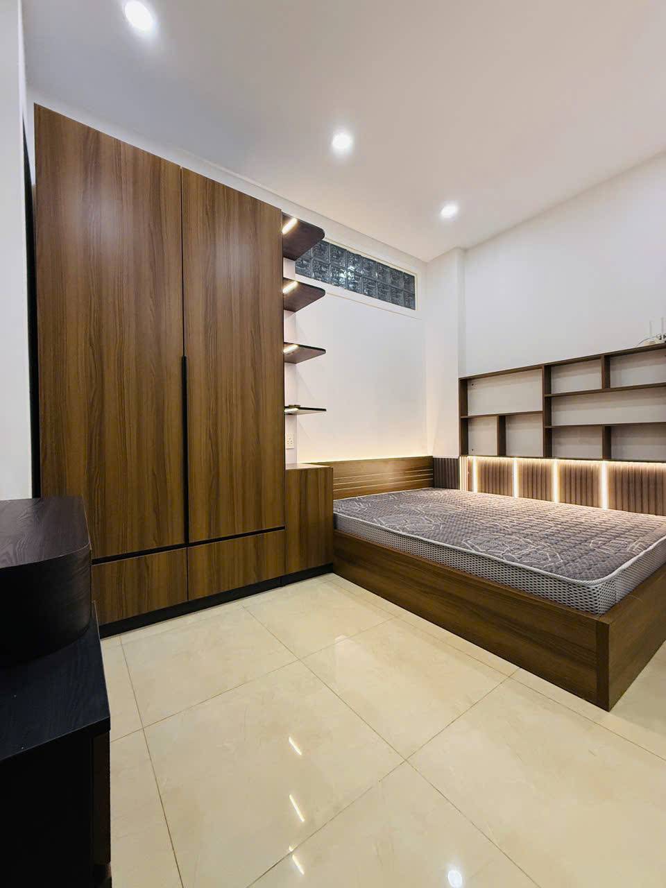 Cho thuê phòng 32 Nguyễn Công Hoan, Phú Nhuận