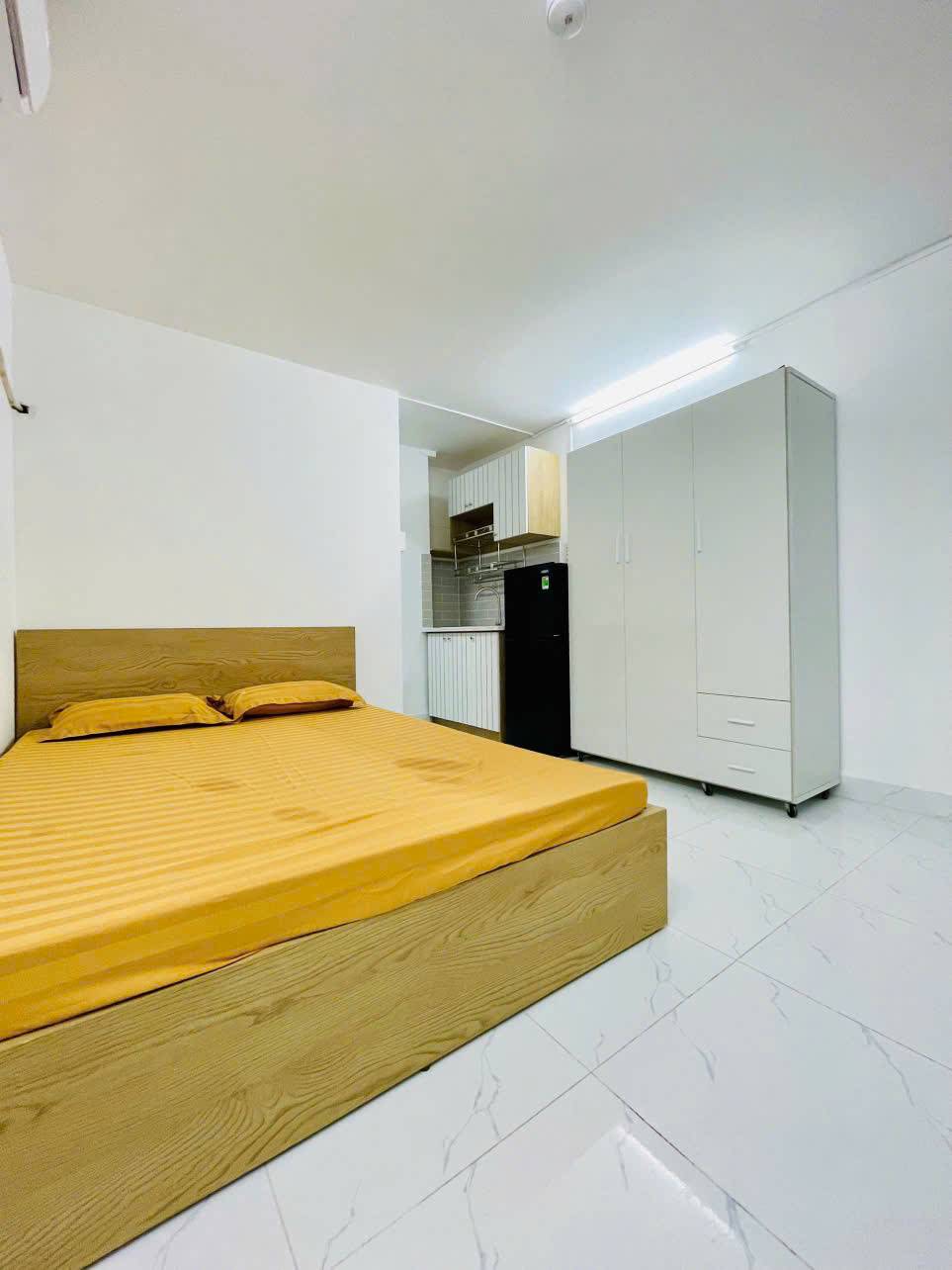  Cho thuê phòng 81 Hồ Bá Kiện, Quận 10