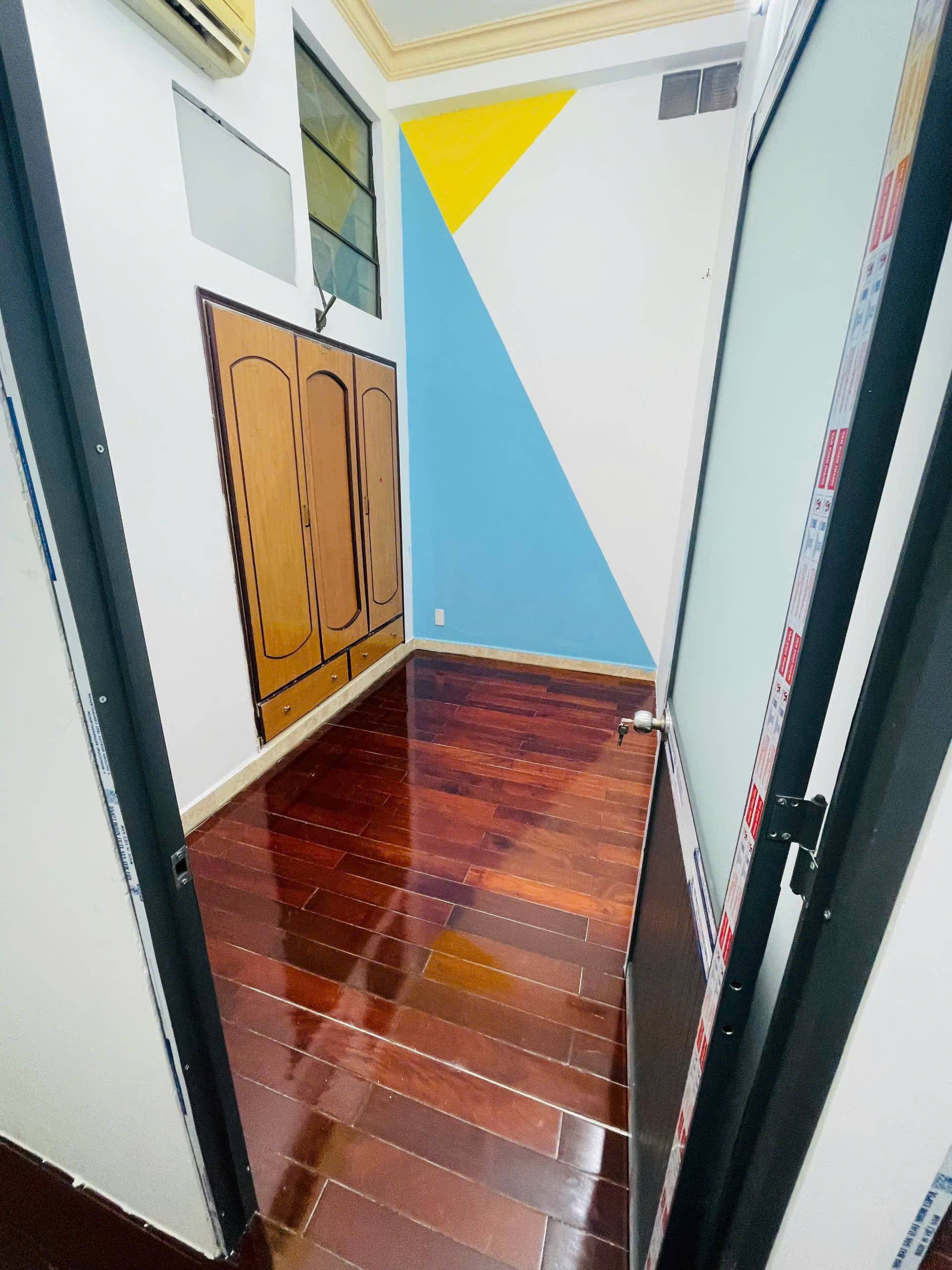 Cho thuê phòng 221 Lê Văn Sỹ, Phú Nhuận