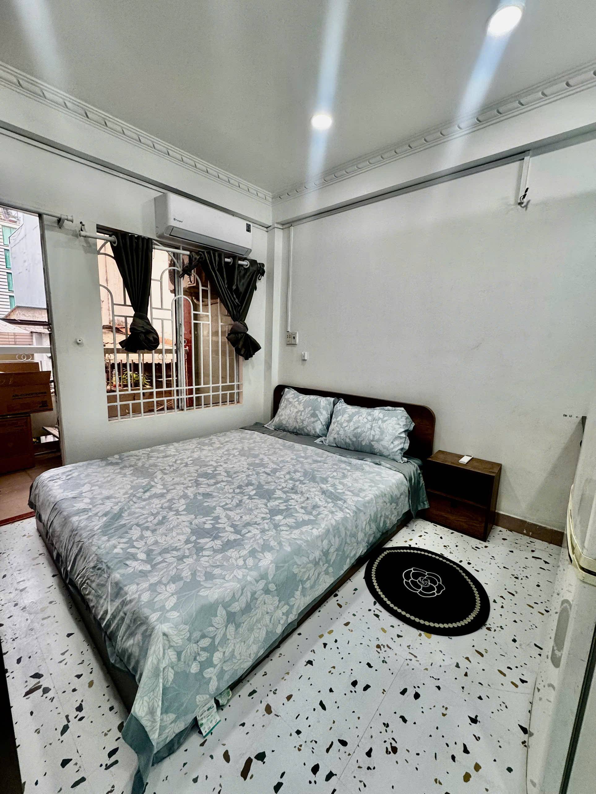 Cho thuê phòng 8B Nguyễn Thị Minh Khai, Quận 1
