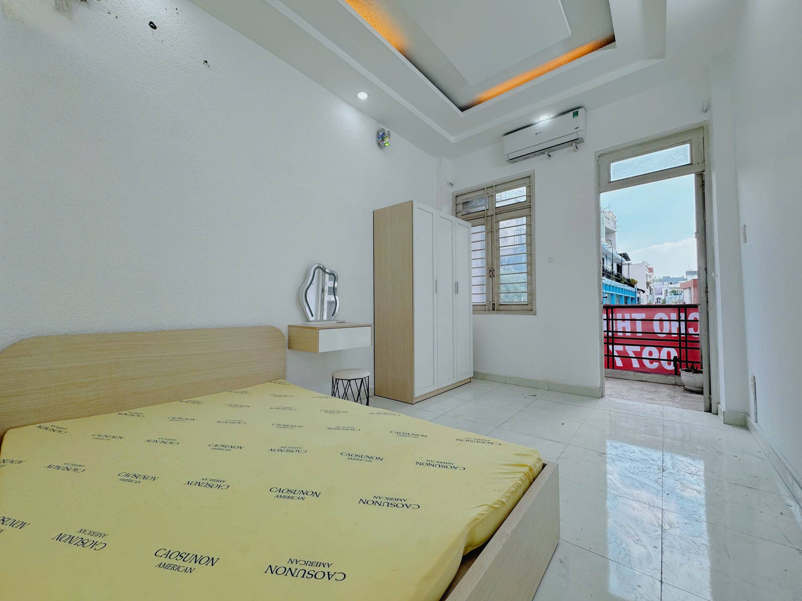 1076, Cách Mạng Tháng 8, Phường 4, Quận Tân Bình, Thành phố Hồ Chí Minh